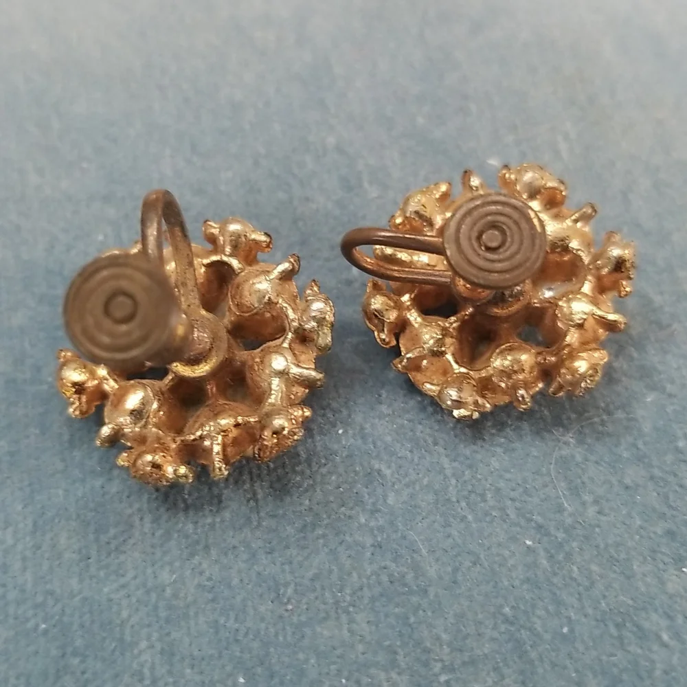 Vtg pink rhinestone cluster earrings